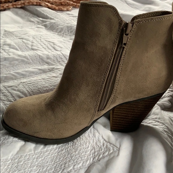 Booties - Picture 3 of 7